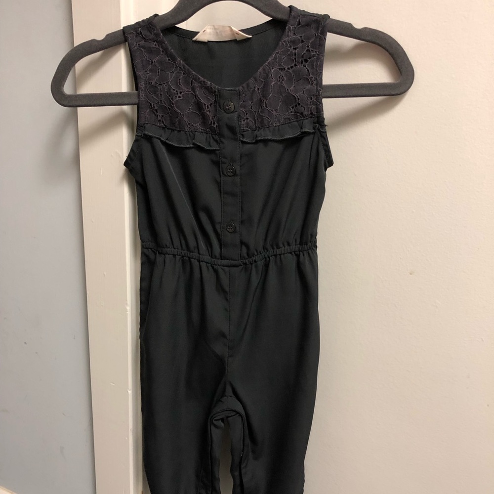 NWOT BeeBay Sz 9-12Mons Dark Grey Romper Lace Yoke